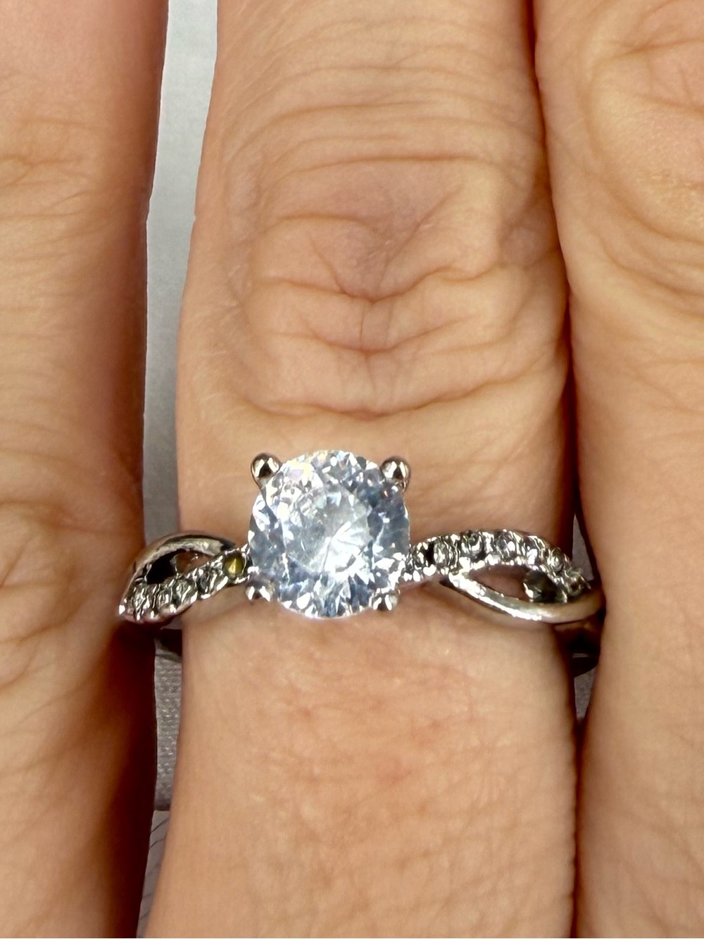 Sterling Silver Twist Band Solitaire Ring with Clear mosanite  Stone - White